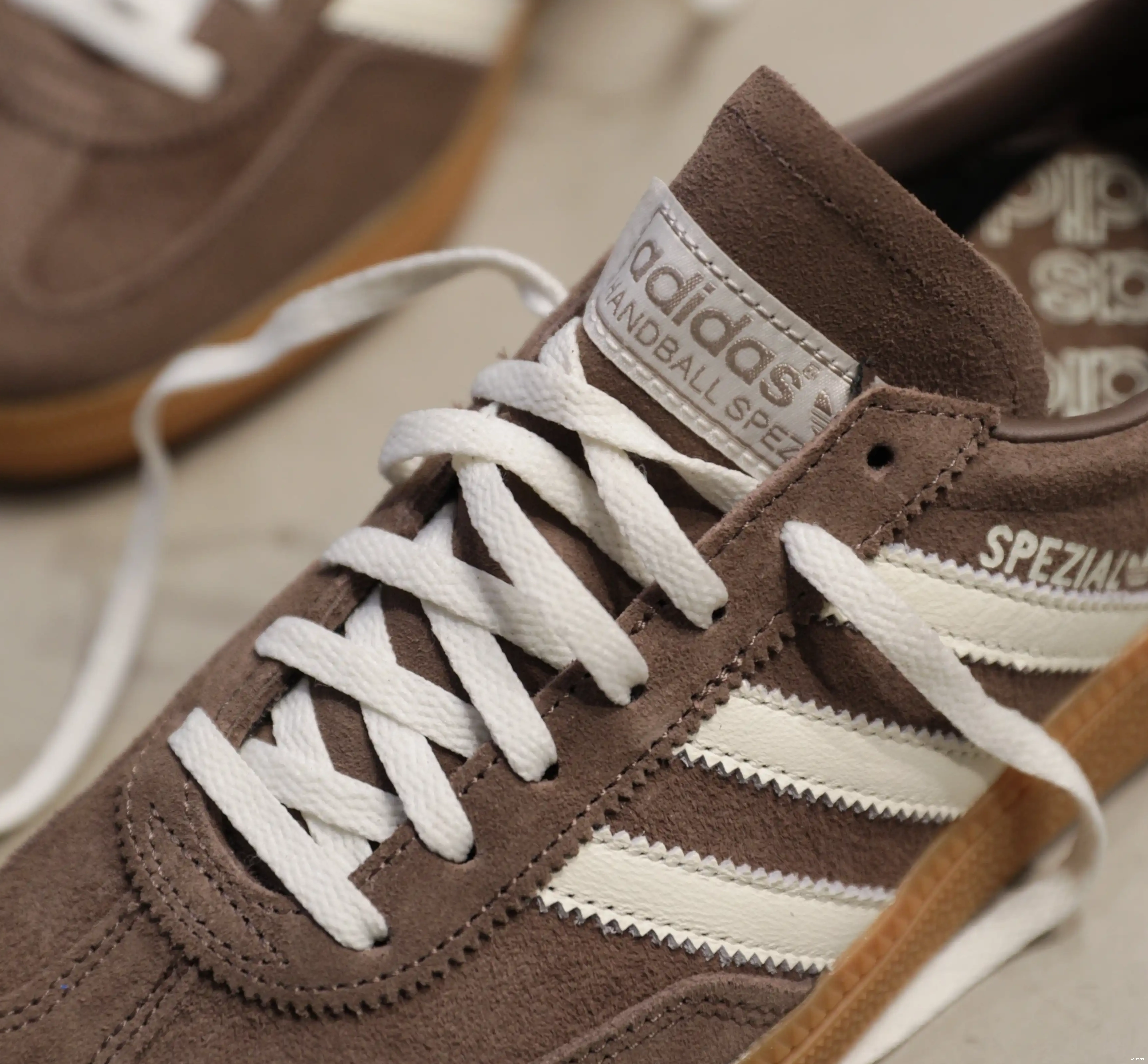 Handball Spezial Gum Earth W adidas Strata 0504
